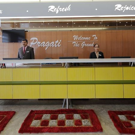 Hotel Pragati The Grand Ahmedabad Exterior foto